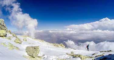 Sea to summit: Benedikt Böhm auf dem Damavand im Iran