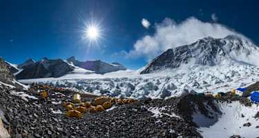 Das Basislager am Fuße des höchsten Bergs der Welt