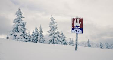 Abseits der Piste bei Lawinenwarnstufe 4 – erlaubtes Risiko oder grobe Fahrlässigkeit?