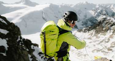 Bergwelten Hochtour Rucksack richtig packen Gletscher Wanderung