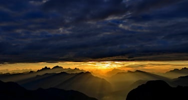 Lichtspiele über den Dolomiten in Südtirol