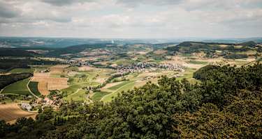 Weiter Blick über das Tal.