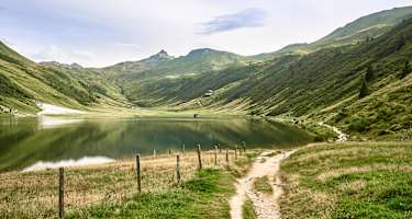 Tappenkarsee, Tappenkarsee-Hütte im Hintergrund, Salzburg