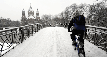 Radfahren bei winterlichen Bedingungen erfordert oft eine andere Ausrüstung