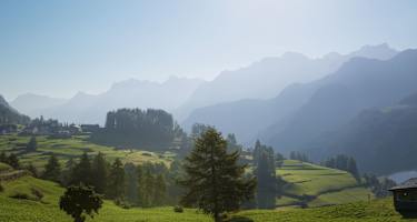 Blick von Tarasp über das Inntal