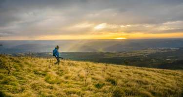 Wanderer am Berg