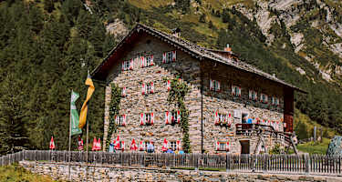 Das Kalser Tauernhaus lädt in der Glockner Region zum Genuss ein.