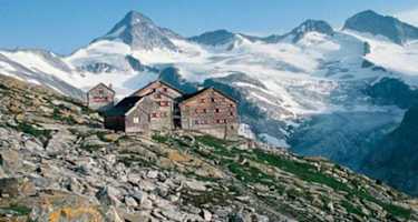 Kürsinger Hütte vor dem Großvenediger