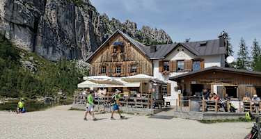 Rifugio Croda da Lago
