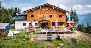Die Kleinarler Hütte wurde 2022 neu errichtet.