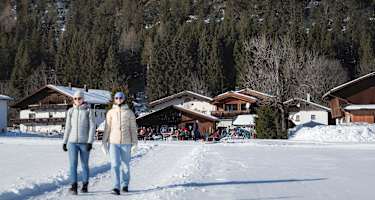 Poli's Hütte in Gasse in der Leutasch liegt direkt am Winterwanderweg und an der Langlaufloipe