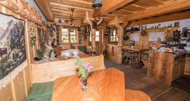 Die Gaststube der Pottingerhütte