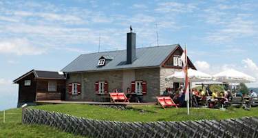 Die Salzburger Hütte lädt zur Einkehr ein.