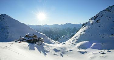 Die Wedelhütte oberhalb von Kaltenbach im Zillertal im Winter