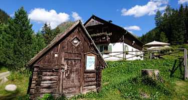 Die Franzlbauer Hütte am Weg