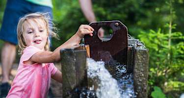 Wasserspielstation am Flori's Erlebnispfad