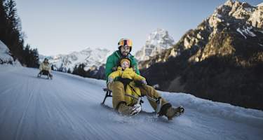 Flott unterwegs auf der Rodelbahn Laturns