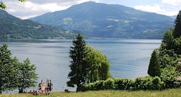 Blick auf den Millstätter See an der Fährenstation