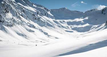 Der Talkessel hinter der Hütte lädt zu fantastischen Skitouren ein.