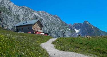 Das Carl-von-Stahl-Haus am Torrener Joch.