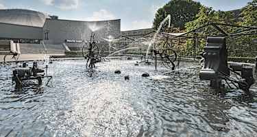 Tinguely-Brunnen vor dem Theater