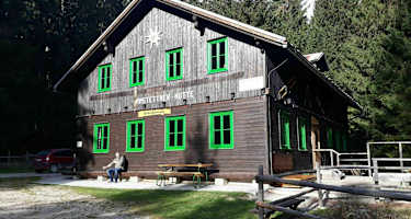 Die Amstettner Hütte - beliebtes Ziel von Jung und Alt.