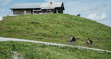 Gravelbiken von Pass Thurn in Richtung Resterhöhe
