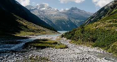 Blick vom Schlegeis Stausee auf die Olpererhütte
