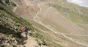 Auf- oder Abstieg von/zur der Breslauer Hütte