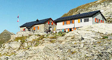 Die kleine Capanna Cadlimo befindet sich auf 2.570 m Höhe.