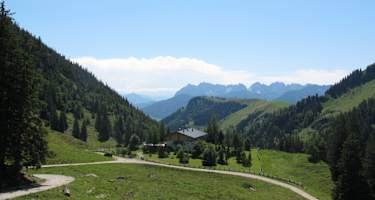 Blick von der Priener Hütte auf das Kaisergebirge