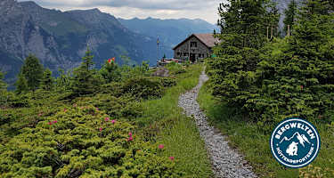 Die Doldenhornhütte auf 1.915 m Höhe.