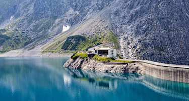 Die Douglasshütte am Lünersee