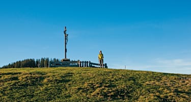 Vom Kreuz bei der Kreuzbergalm ist es nicht mehr weit bis zur Gindelalmschneid.