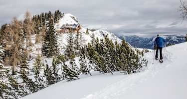 Gute Größe, tolle Lage: die Goiserer Hütte. 07: Tourengehen ist