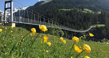 Die spektakuläre Hängebrücke bei Holzgau.