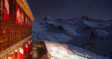 Die Kürsinger Hütte bei Nacht