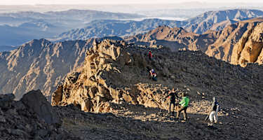 Abstieg vom Gipfel des Djebel Toubkal