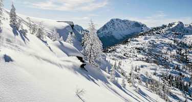 Powder-Abfahrt am Nassfeld