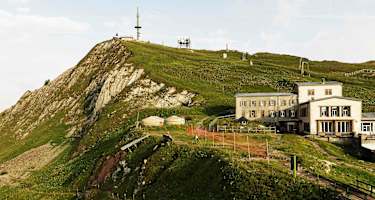 Gipfel des Rochers de Naye mit dem Hotel