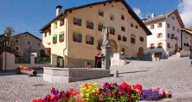 Dorfplatz von Zuoz