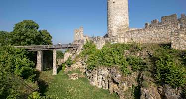 Burgruine Wolfstein mit Brücke