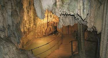 Höllgrotten
