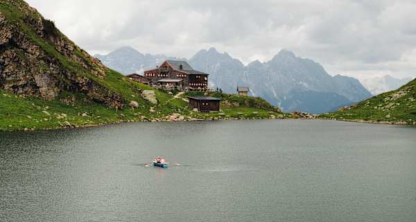 Wildseeloderhaus mit Bergsee