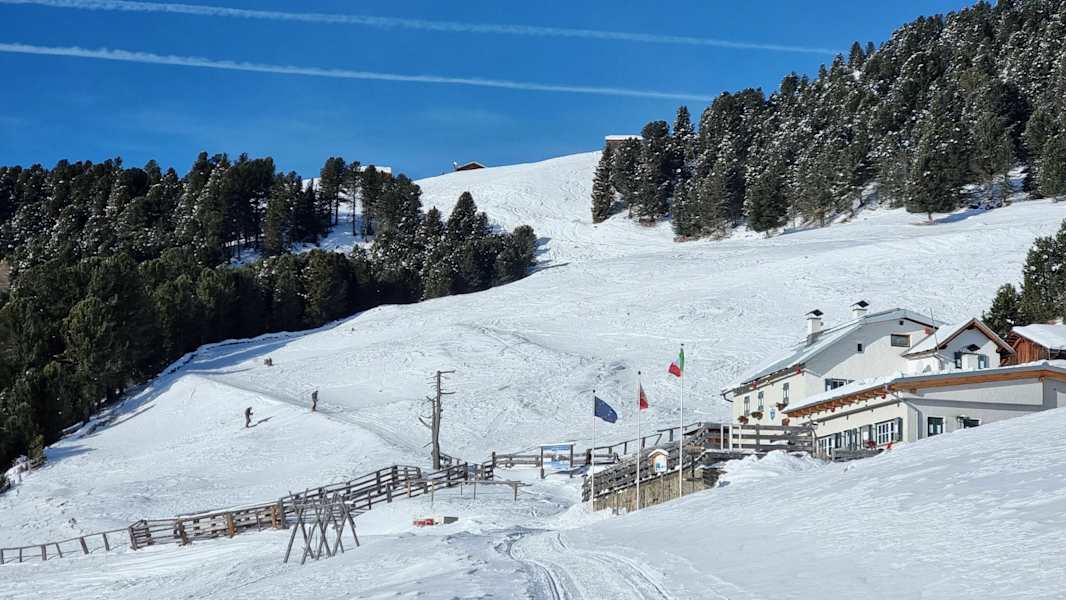 Die Klausner Hütte im Winter