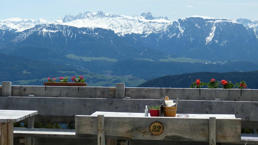 Tolle Aussicht von der Terrasse der Klausner Hütte.