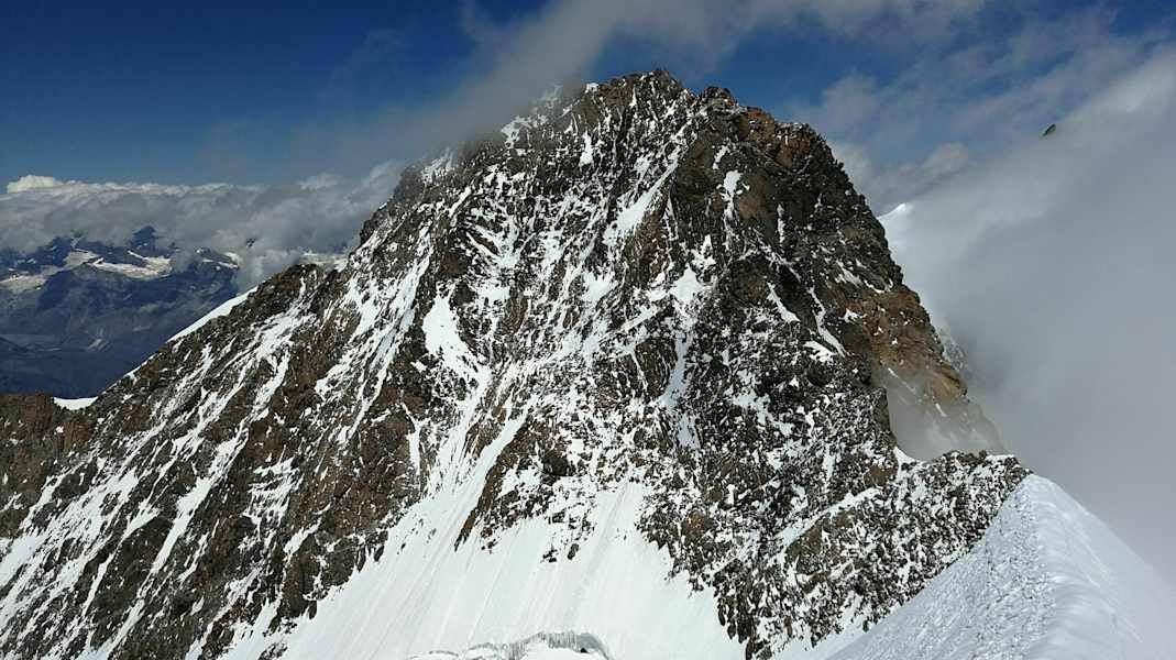 Aussicht auf den Grenzsattel und die Dufourspitze