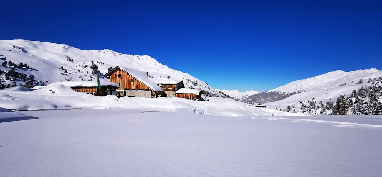 lizumer_hutte_winter_tobias_spechter_2_bergwelten