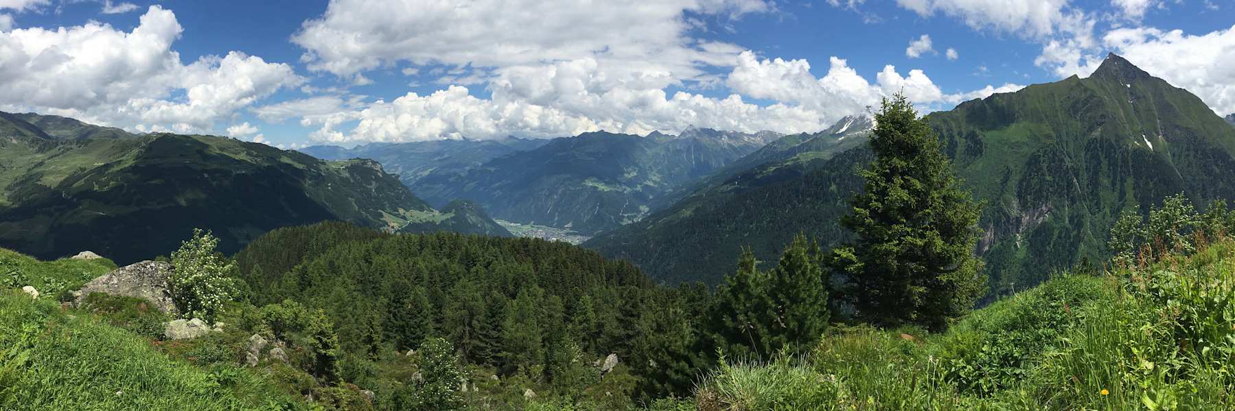 Blick von der Gamshütte ins Zillertal