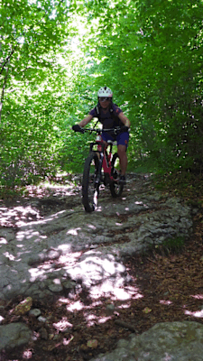Corina Haas beim Mountainbiken